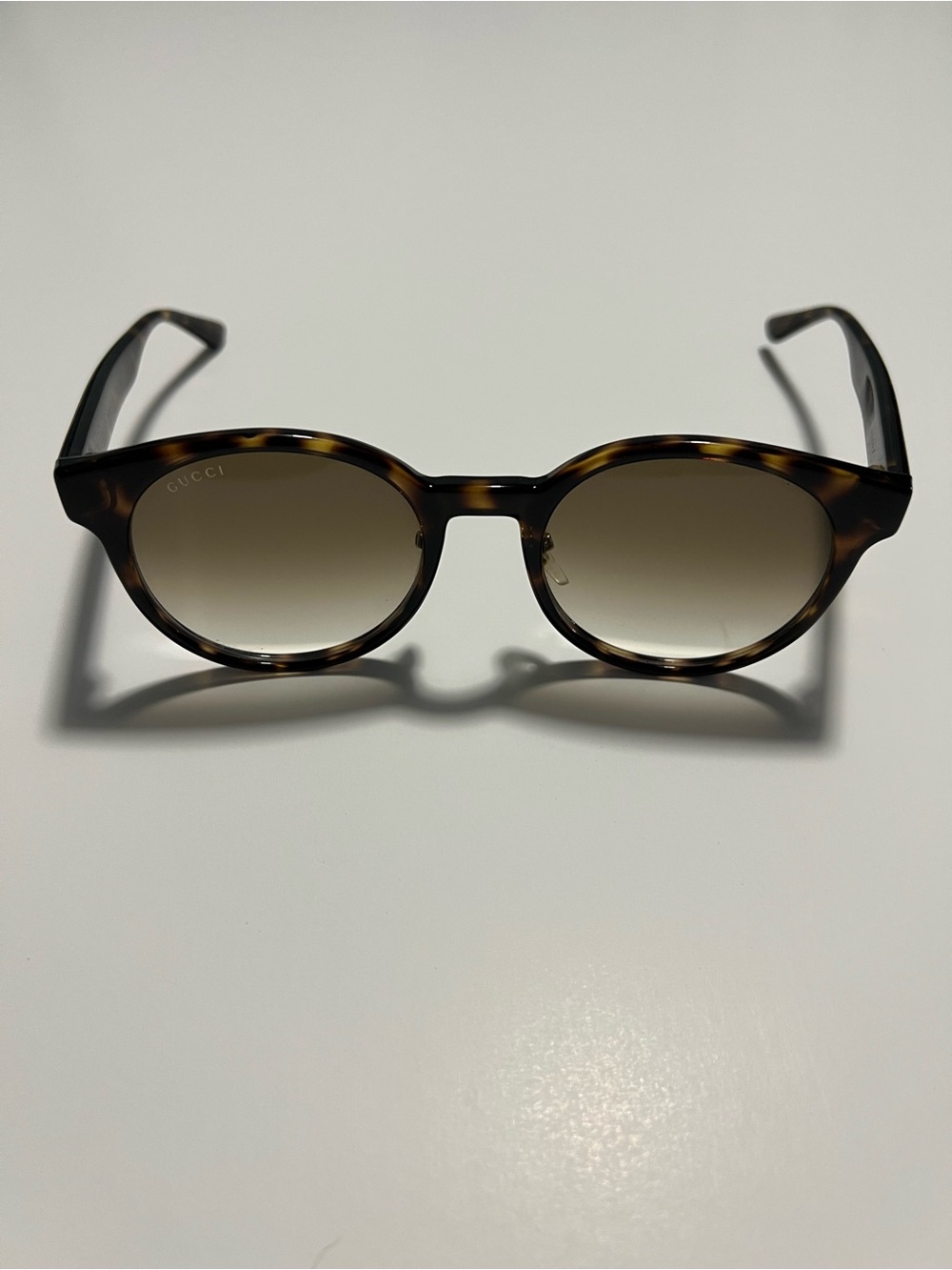 Gucci Tortoiseshell Round Sunglasses with Brown Gradient Lenses